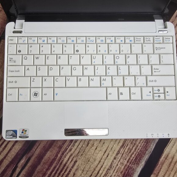 Asus Eee PC 1001P netbook of yore. Miraculously working fine. :-) - Picture 10 of 13